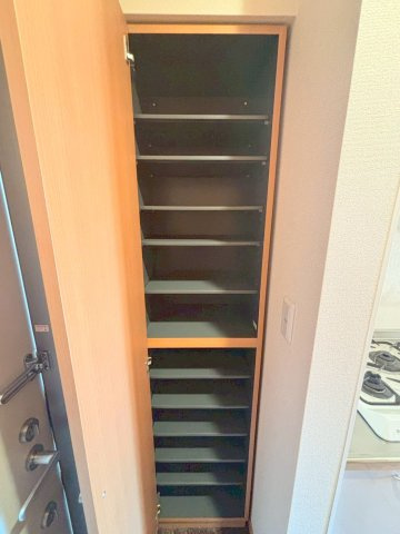 メゾン静の玄関