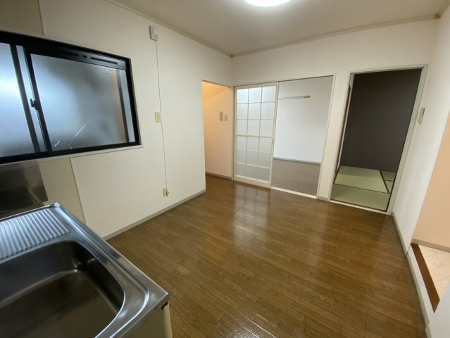 長岡市中貫町１丁目のアパートのキッチン