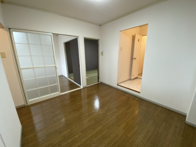 長岡市中貫町１丁目のアパートのキッチン