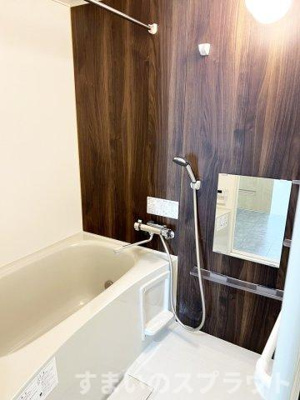 【浴室】 | 南区川沿1-6タウンハウス | 追い焚き付きオートバスのバスルーム