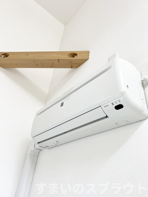 【設備】 | 南区川沿1-6タウンハウス | リビングのエアコン