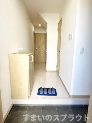 【玄関】 | 南区川沿1-6タウンハウス | 広々とした玄関