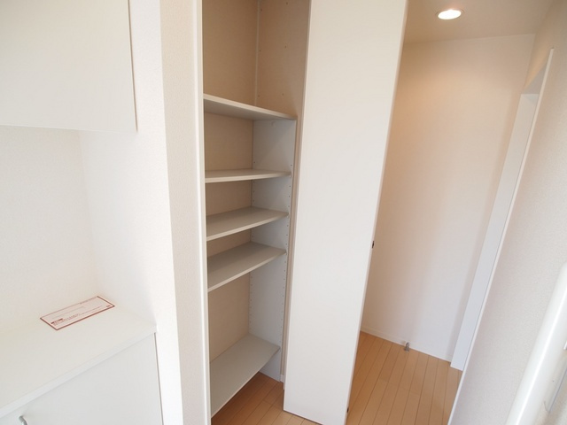 ＰｉｎｅＲｏｏｔｓ良福寺Ｂの玄関