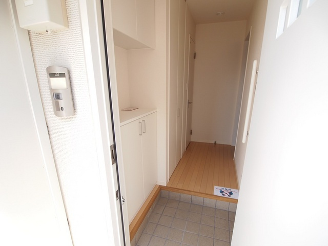 ＰｉｎｅＲｏｏｔｓ良福寺Ｂの玄関