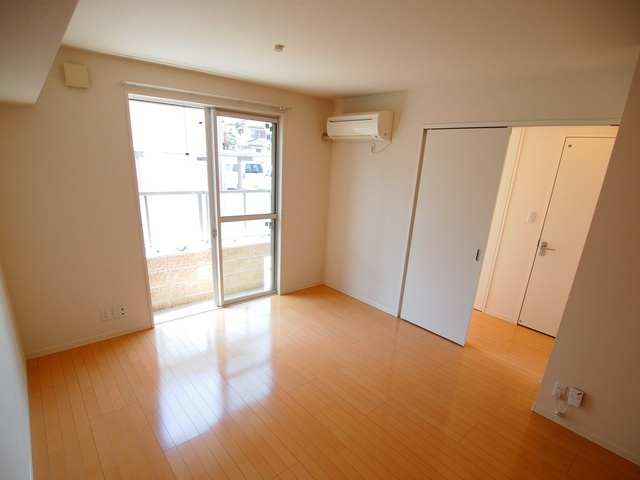 ＰｉｎｅＲｏｏｔｓ良福寺Ｂの居間・リビング