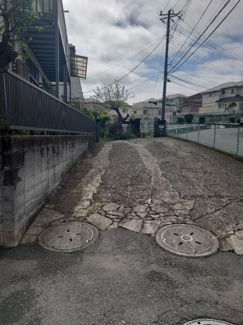 【前面道路含む現地写真】