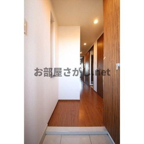 ハーモニーレジデンス早稲田【ペットOK、水商売可／12月中旬入居可】の玄関|明るい室内です