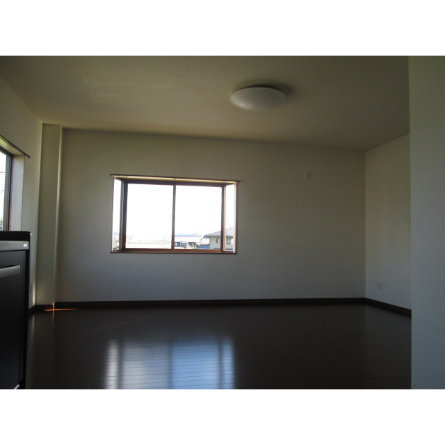 岐阜市春近古市場南の住宅付店舗一部の居間・リビング