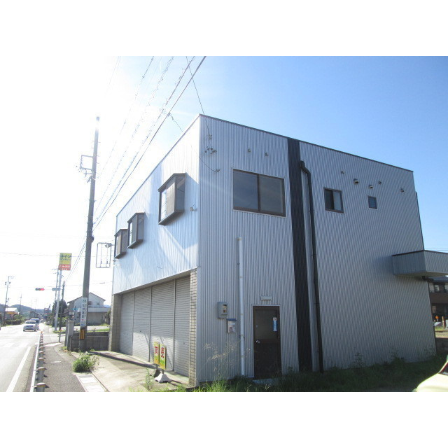 岐阜市春近古市場南の住宅付店舗一部の外観