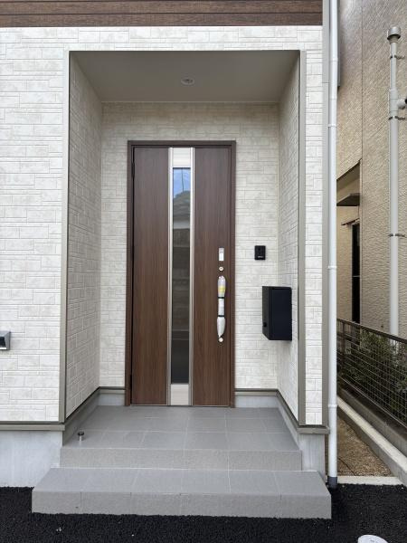 碧南市相生町第1　全7棟・8号棟の玄関|訪れる人を心地よく迎え入れます。