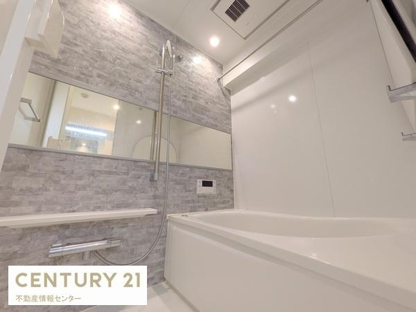 【浴室】 | 天王寺パークヴィラ | 浴室暖房乾燥機付きのバスルーム！
雨の日の洗濯物も楽々です！