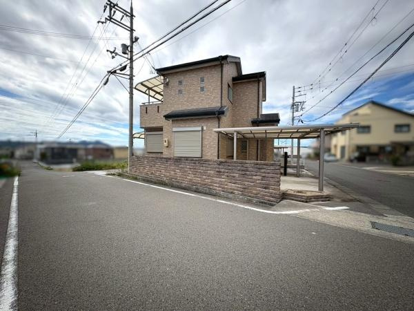 岩出市中黒　中古戸建の前面道路含む現地写真