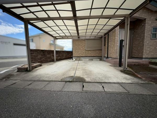 岩出市中黒　中古戸建の駐車場