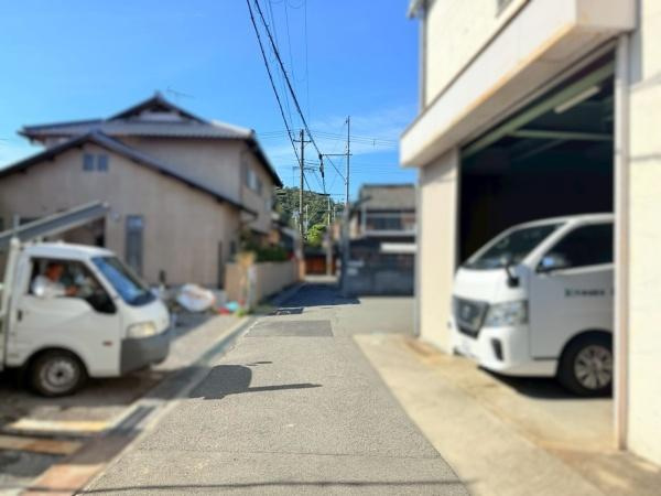 和歌山市和歌浦中第1-1号棟　新築戸建の前面道路含む現地写真