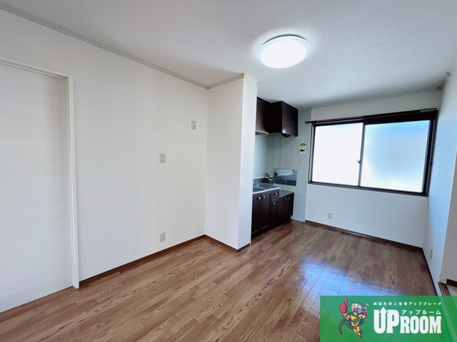 ハイツ花菱Ⅱの居間・リビング