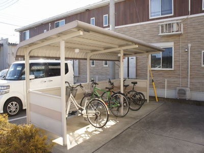 【その他共用部分】 | メゾン・ベールＡ | 屋根付きの駐輪場があります♪