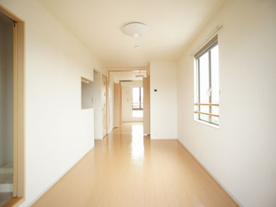 【居間・リビング】 | メゾン・ベールＡ | 快適に過ごせるエアコンが付いています♪