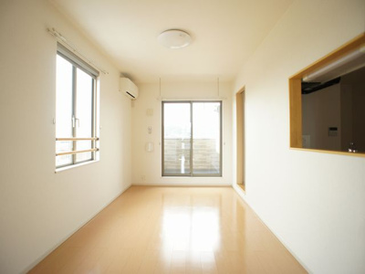 【居間・リビング】 | メゾン・ベールＡ | ゆったりできるリビングです♪