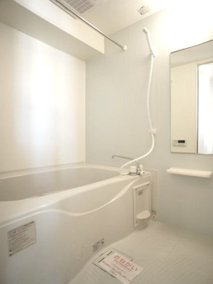 【浴室】 | リェス ドヴァリェーツ | ゆったり過ごせるお風呂です♪