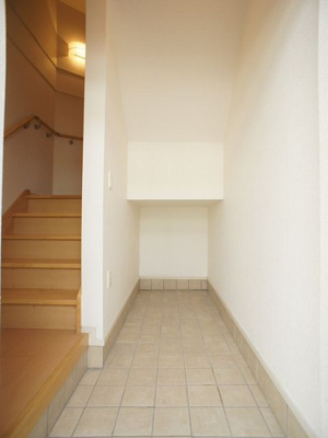 【玄関】 | リェス ドヴァリェーツ | 1階玄関！たくさん収納できるシューズボックスが付いています♪