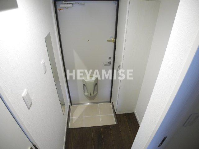 エルモーサ・トロワの玄関|姿見が有ります！　※同物件同室タイプの写真でございます※現況を優先します※