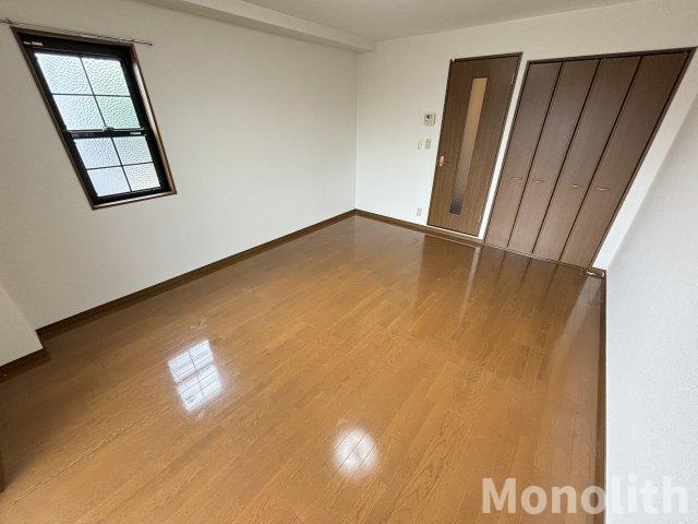 アンプルールフェールフォルスの洋室