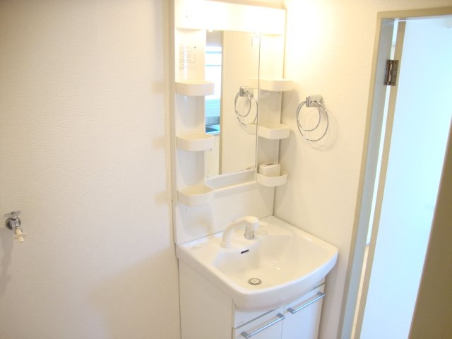 コーポラス美和の洗面所|洗髪洗面化粧台