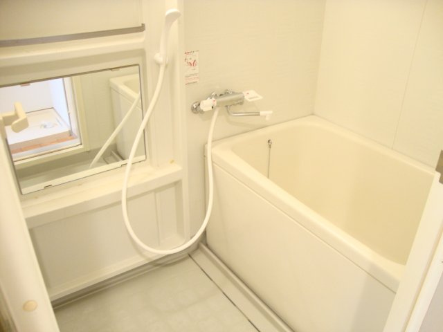 コーポラス美和の浴室|バス