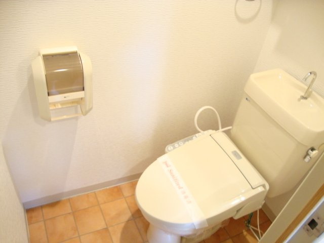 コーポラス美和のトイレ|シャワー付トイレ