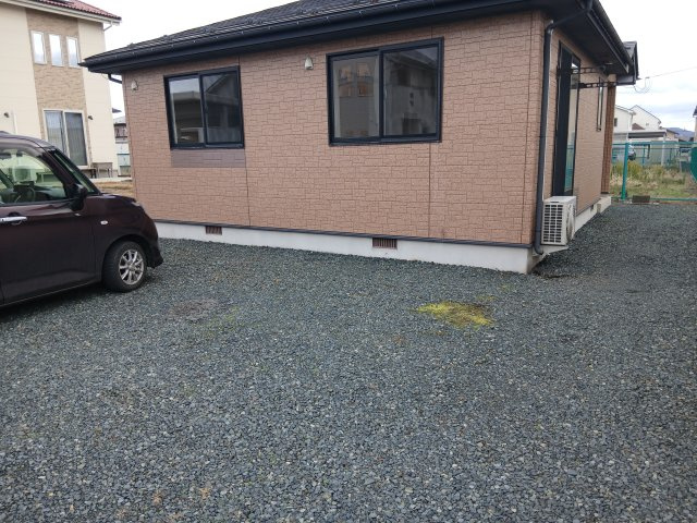 松田貸家の駐車場