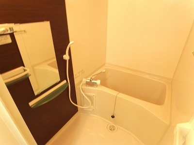 リブリ・ブルージュの浴室|コンパクトで使いやすいお風呂です