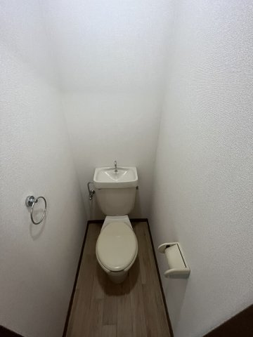 エトワール沖の根のトイレ|落ち着いたトイレです