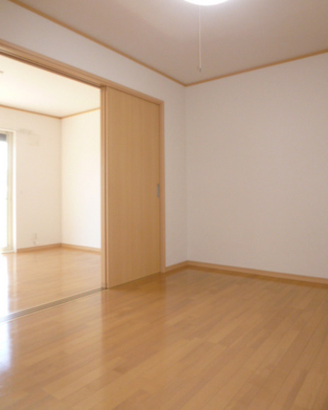 グランドアマレーVI番館の寝室|落ち着いて過ごせるお部屋なので、寝室にいかがでしょうか
