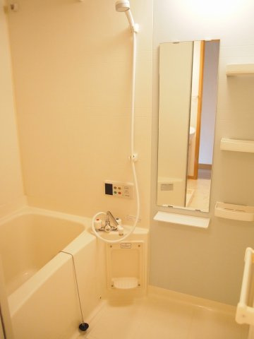 エトワールＩＷＡＫＵＲＡの浴室