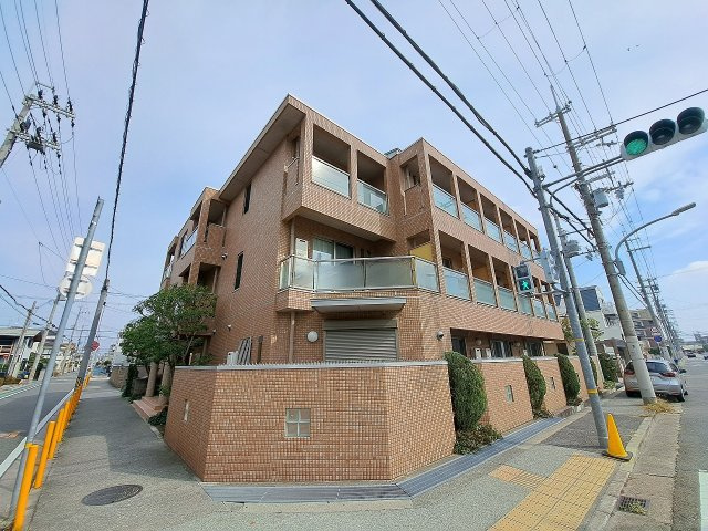 ベルファーム甲子園の外観