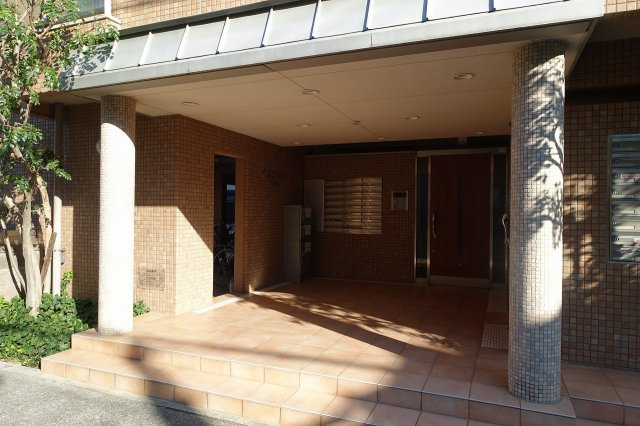 ベルファーム甲子園のエントランス