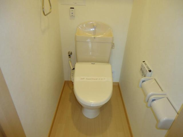 ソレイユＮのトイレ|シャワー付トイレ