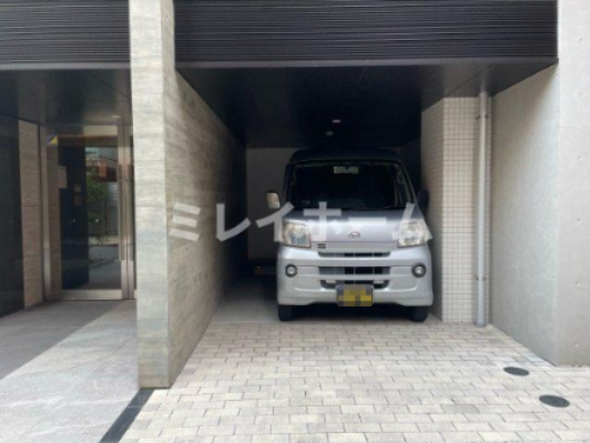 ラフィスタ羽田の駐車場