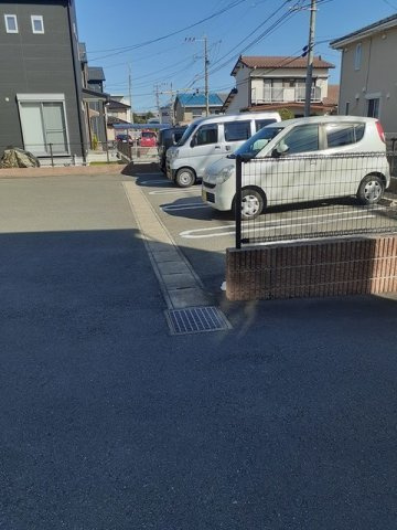 グラスハープの駐車場|駐車スペースもあります☆