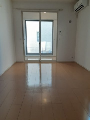 グラスハープの居間・リビング|明るい室内です☆