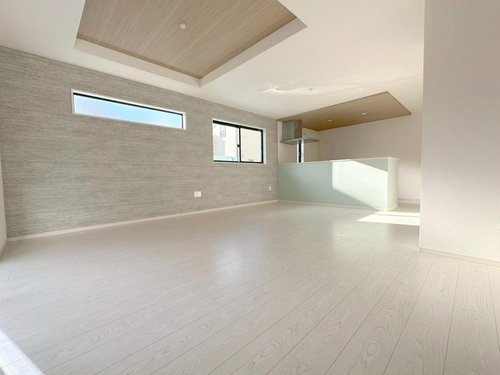 【KIS】国分寺市戸倉８期の居間・リビング|家族が自然と顔を合わせるリビングイン階段　