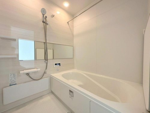 【KIS】国分寺市戸倉８期の浴室|浴室乾燥機が標準装備のバスルーム。雨の日のお洗濯はもちろん、花粉対策や防カビにも役立ちます♪