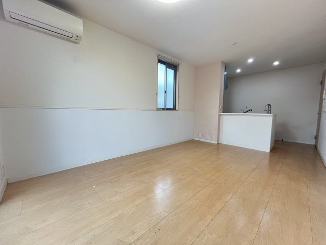 エクラージュ松江Aの居間・リビング