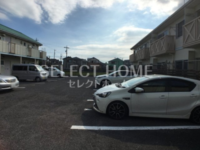 【駐車場】 | エバーグリーンＡ | 車をお持ちの方に嬉しい駐車場付きの物件です