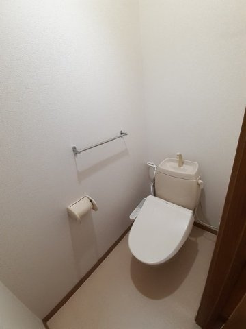 サファイアンエレガンスＡのトイレ|嬉しい温水洗浄便座付き♪