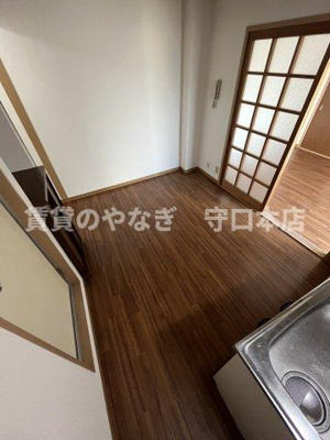 【居間・リビング】 | ロイヤルハイツ