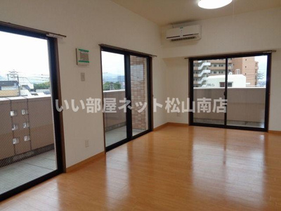 【居間・リビング】 | 久米ツインタワービル