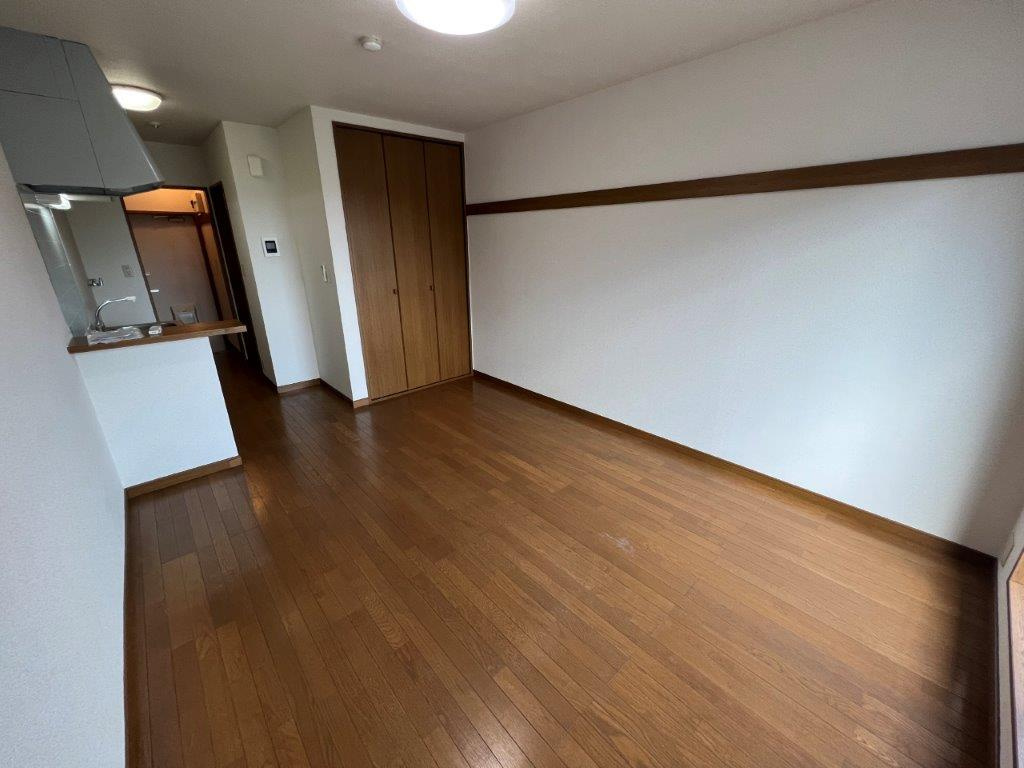 三鷹市井口１丁目のアパートの居間・リビング