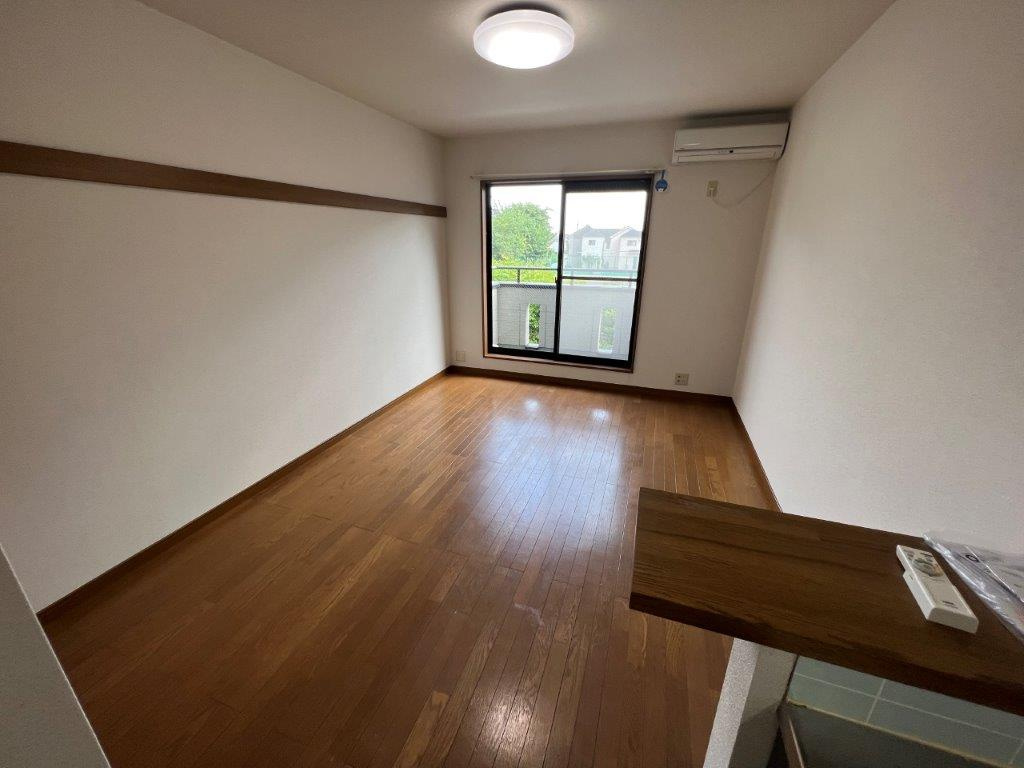 三鷹市井口１丁目のアパートの居間・リビング