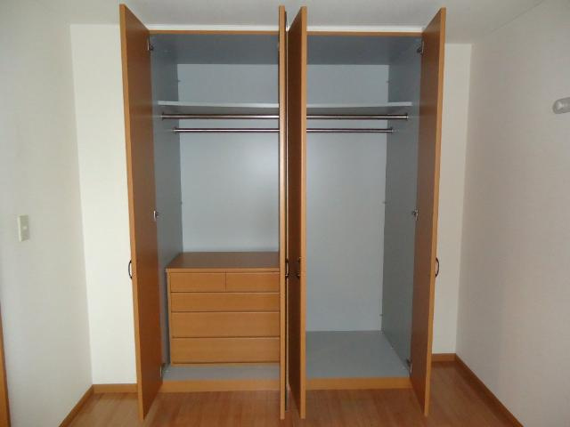 ロイヤルヒルズ青山の収納|収納（イメージ）